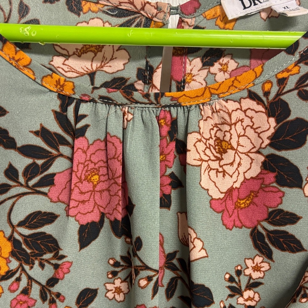 DR2 Floral Ruffle Sleeve Blouse in Green and Pink - Picture 5 of 7